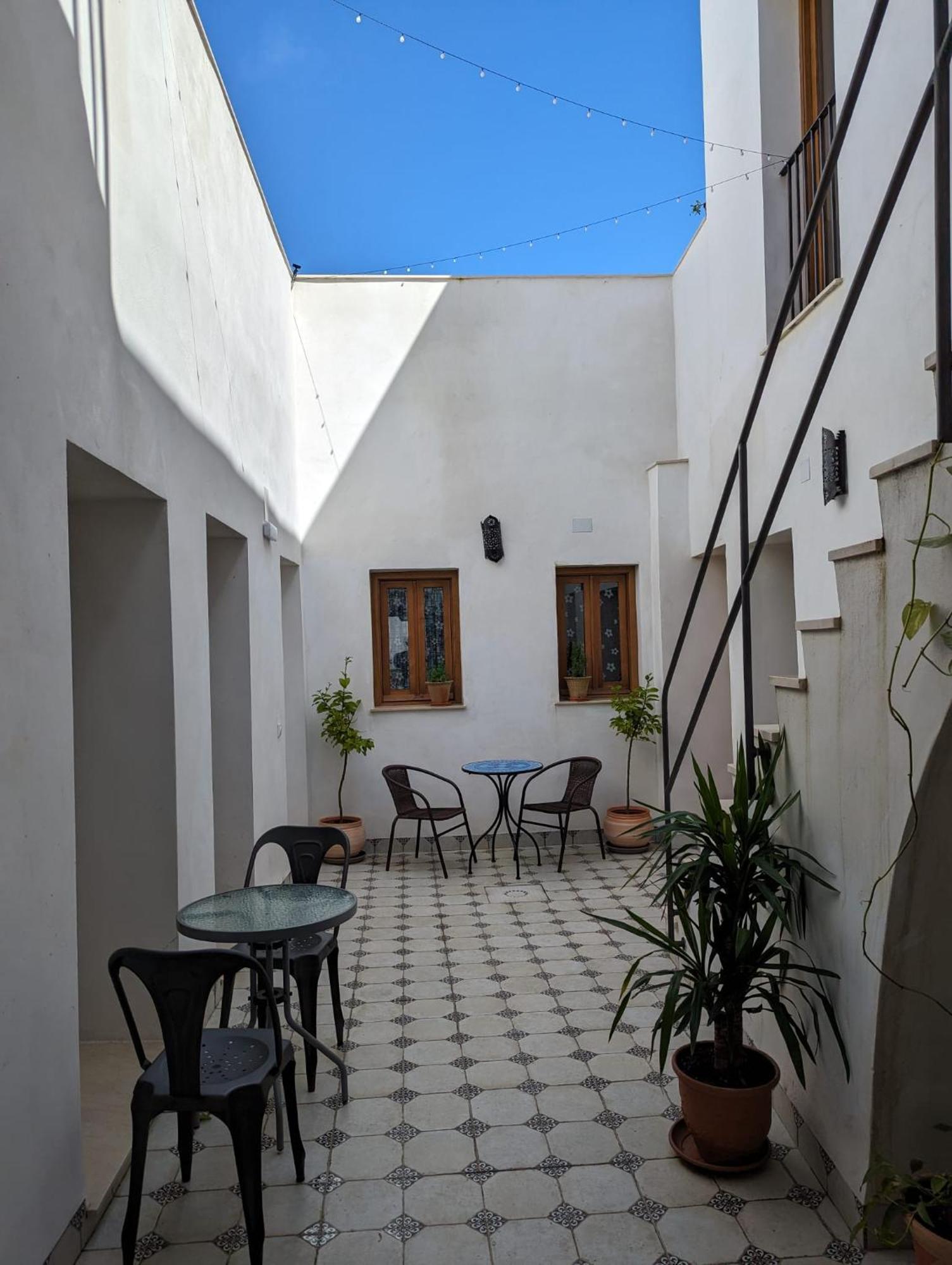 Mina32 By 7Escalones Apartment Рота Екстериор снимка
